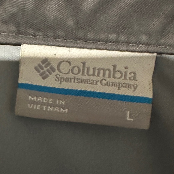 Columbia Men's Beige and Charcoal Windbreaker - Picture 6 of 6